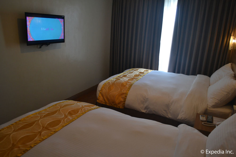 Vista Real Hotel 大雅台 外观 照片