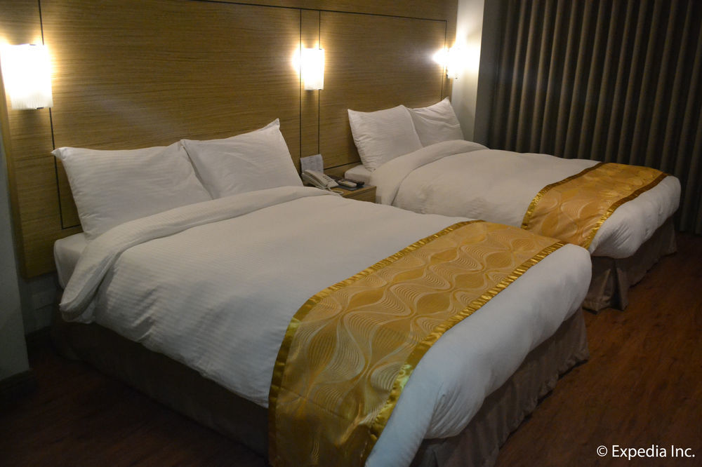 Vista Real Hotel 大雅台 外观 照片