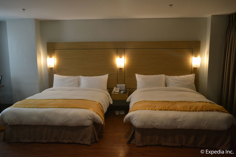 Vista Real Hotel 大雅台 外观 照片