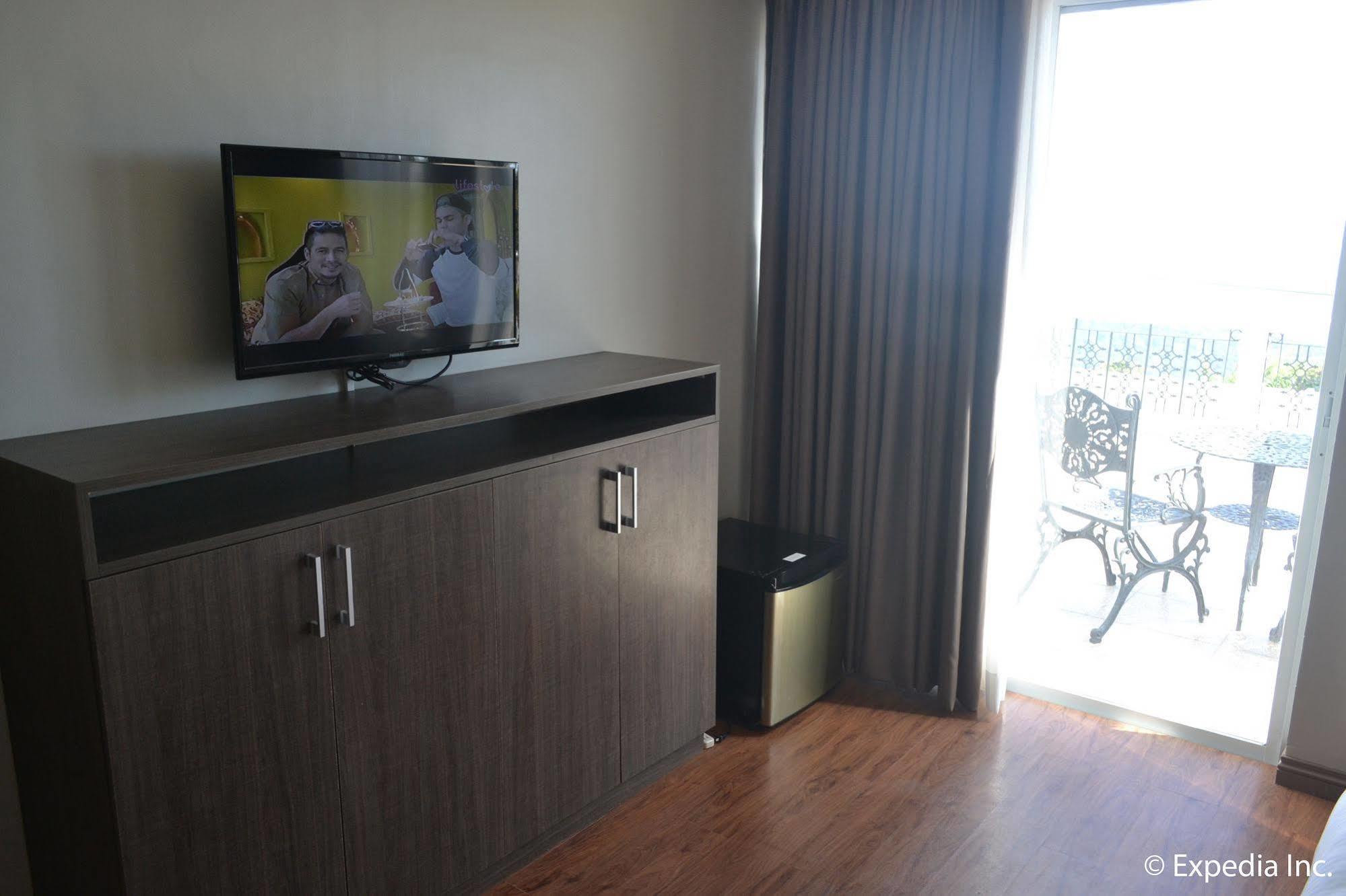 Vista Real Hotel 大雅台 外观 照片