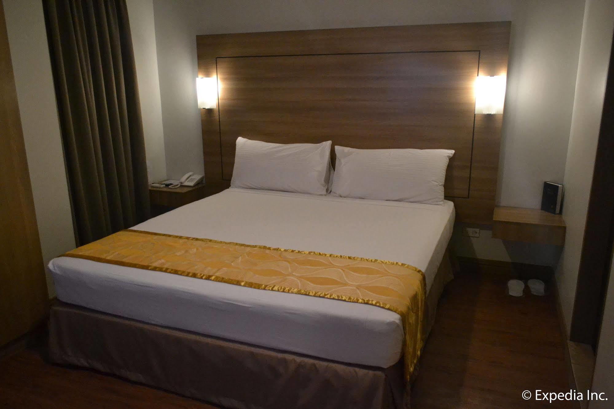 Vista Real Hotel 大雅台 外观 照片