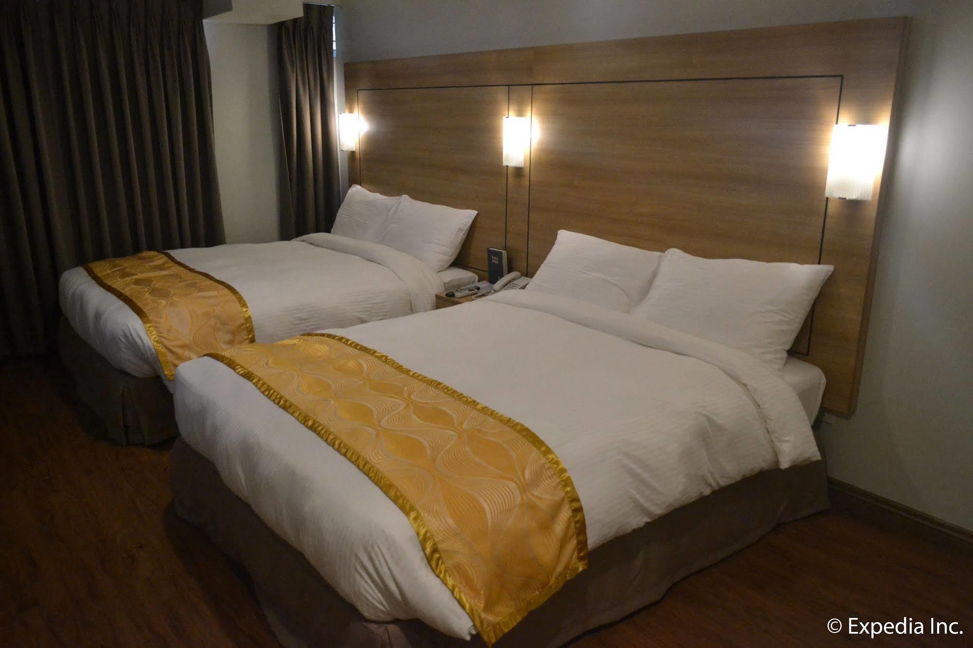 Vista Real Hotel 大雅台 外观 照片