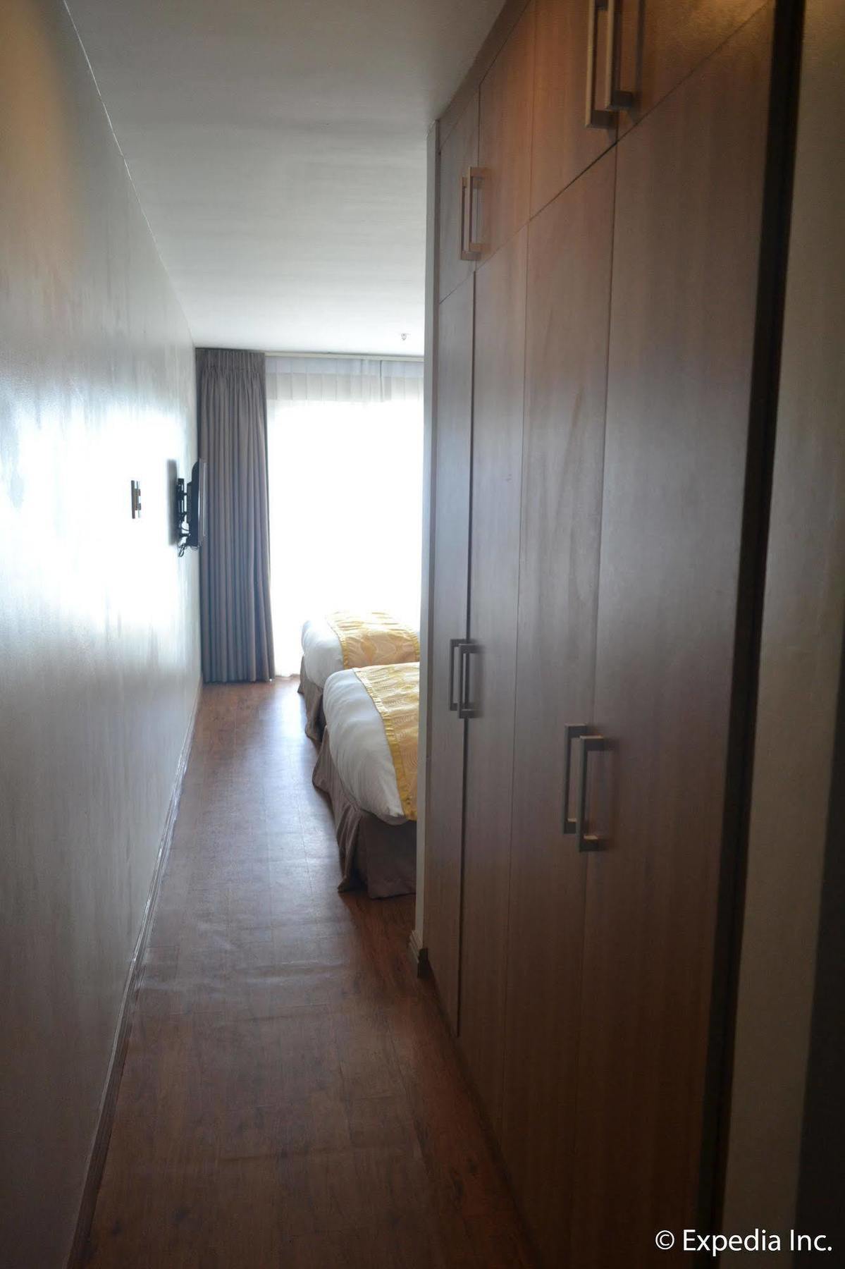 Vista Real Hotel 大雅台 外观 照片
